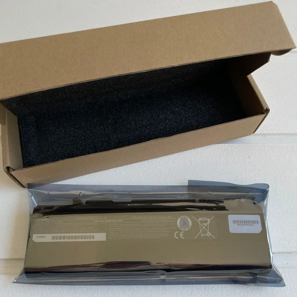 Toshiba Li-ion NLT 3356 4330RF 4400/49Wh Laptop Battery Pack NWT